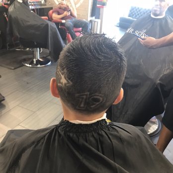 D4real Cuts - Barbers Near Me - Tarzana, California