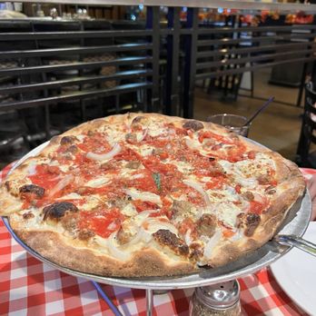 Grimaldi's Pizzeria - Pizza with extra cheese and roasted red peppers and onions - Pizza Near Me - Las Vegas, Nevada