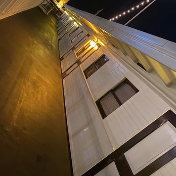 Delta King - Hotels Near Me - Sacramento, California Delta King - Hotels Near Me - Sacramento, California