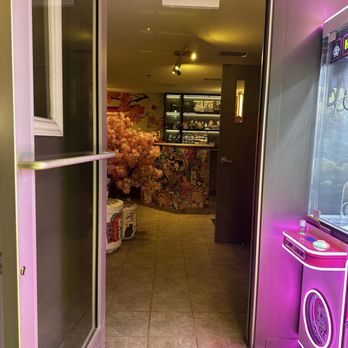 Dingsway Sushi Ramen - Sushi Bars Near Me - Canmore, Alberta