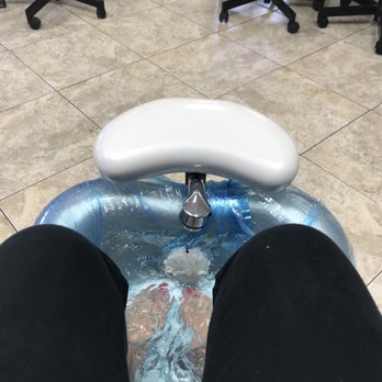 Pretty Nails - Waiting for my pedi! - Nail Salons Near Me - Fontana, California
