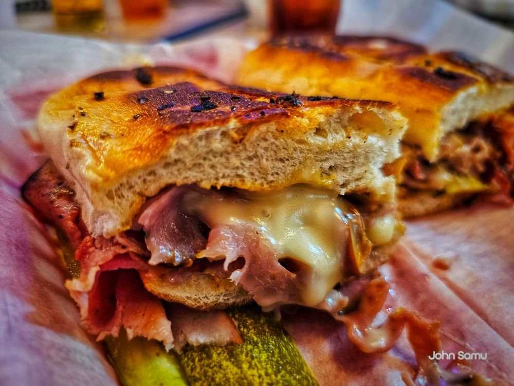 HUB STACEY’S Updated August 2024 113 Photos & 200 Reviews 312 E