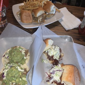 Lovecraft - Happy Hour - Street Lovecraft Chicken Tacos & Hawaiian Sliders buns Brisket Texas style - Beer Bar Near Me - Phoenix, Arizona