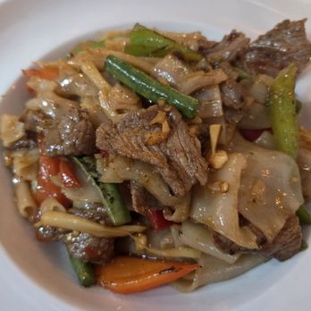Phed Phed - Drunken Noodles - Thai Near Me - Providence, Rhode Island