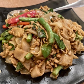 The Thonglor - Chicken Pad Kee Mao - Thai Near Me - San Francisco, California The Thonglor - Chicken Pad Kee Mao - Thai Near Me - San Francisco, California