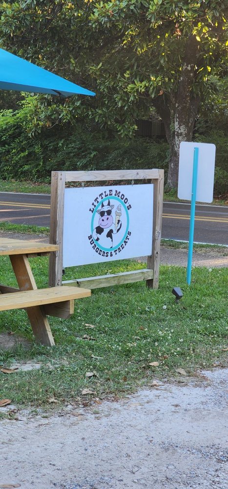 Little Moo’s Logo