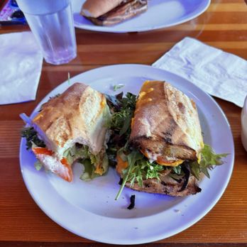 HoneyHole Sandwiches - El Guapo - Bars Near Me - Seattle, Washington