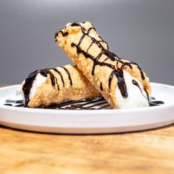 Uncle Vito's Pizzeria - Cannoli