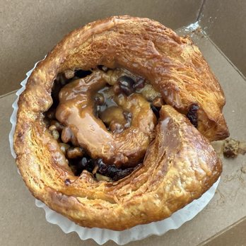 Ethos Bakery & Cafe - The whole beautiful roll. Lots of great tasting caramel. - Cafes Near Me - Richland, Washington