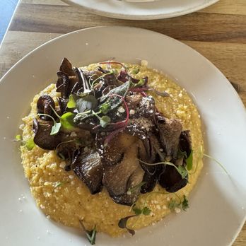 Lilla - Roasted oyster mushroom - Vegan Near Me - Portland, Oregon Lilla - Roasted oyster mushroom - Vegan Near Me - Portland, Oregon