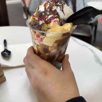 Drip Dessert House - ice cream sundae - Desserts Near Me - Newark, California