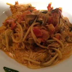 Serenata - Pasta with Lobster in Cream Sauce