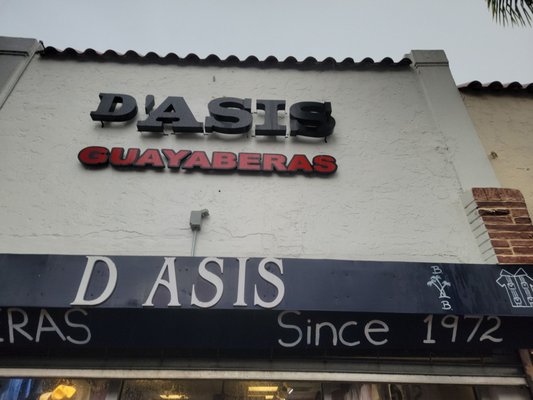 D Asis Guayaberas by null