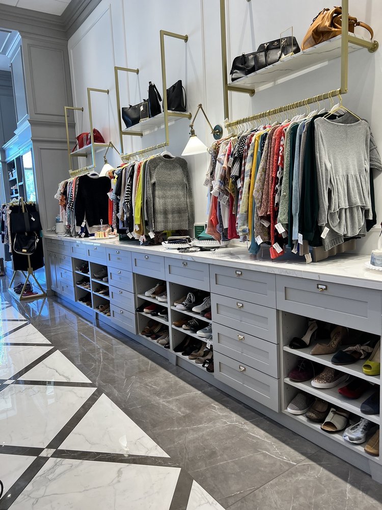HOOTNANNIE RESALE BOUTIQUE Updated April 2024 26 Photos 12345