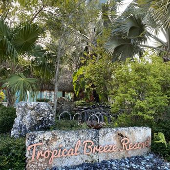 Tropical Breeze Resort - Resorts Near Me - Sarasota, Florida