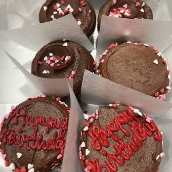 SusieCakes - Pasadena - Chocolate cupcakes with buttercream frosting are on the sweet side, but simply divine if you like chocolate. - Bakeries Near Me - Pasadena, California SusieCakes - Pasadena - Chocolate cupcakes with buttercream frosting are on the sweet side, but simply divine if you like chocolate. - Bakeries Near Me - Pasadena, California