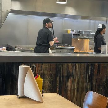 The Company Burger - Cooks with no gloves or hair nets - Burgers Near Me - New Orleans, Louisiana