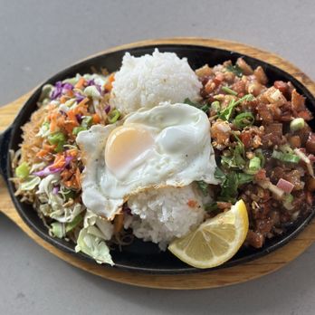 CheBogz - Sizzling Sisig - Filipino Near Me - Seattle, Washington