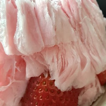 Oakobing - Single Strawberry Shaved Ice - Ice Cream & Frozen Yogurt Near Me - Pasadena, California