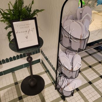 Canoe Place - Hotels Near Me - Hampton Bays, New York Canoe Place - Hotels Near Me - Hampton Bays, New York