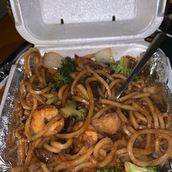 Yoshi Hibachi Grille - Chesterfield - 18. Seafood Noodle