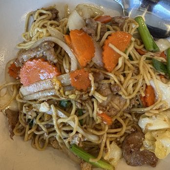 Ari's Thai Eatery - Garlic noodles with pork - Thai Near Me - Azusa, California Ari's Thai Eatery - Garlic noodles with pork - Thai Near Me - Azusa, California
