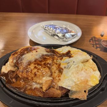 Denny's - Spicy chicken skillet. I added eggs and tortillas. - Diners Near Me - Caldwell, Idaho Denny's - Spicy chicken skillet. I added eggs and tortillas. - Diners Near Me - Caldwell, Idaho