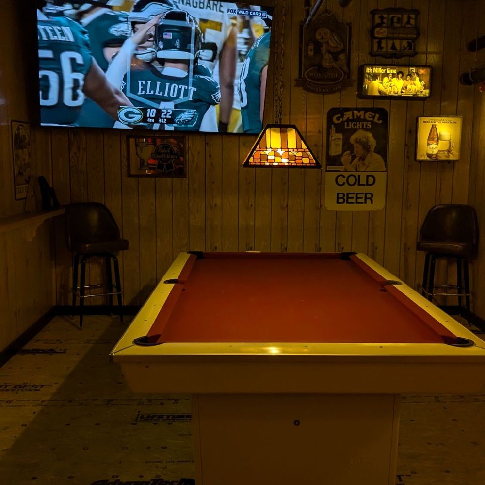 Leroy's Lounge - Sports Bars Near Me - Fenton, Michigan