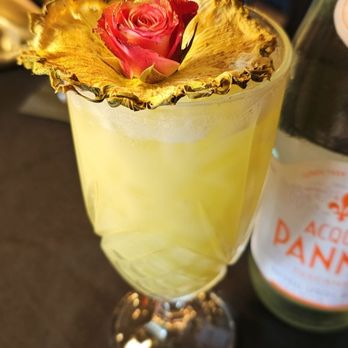 Deluxe Fun Dining - Delicious - Bars Near Me - Charlotte, North Carolina