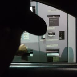 Wells Fargo Bank - Getting dinero for Taco Bell.