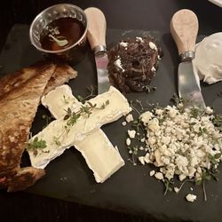 The Honey Pot - Cheese plate