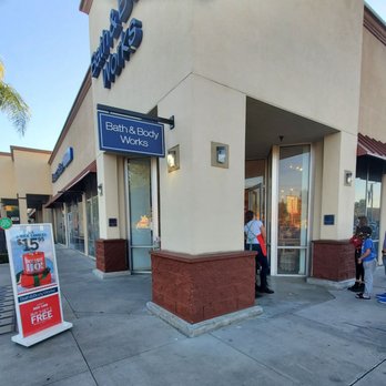 Fallbrook Center - Shopping Centers Near Me - Los Angeles, California