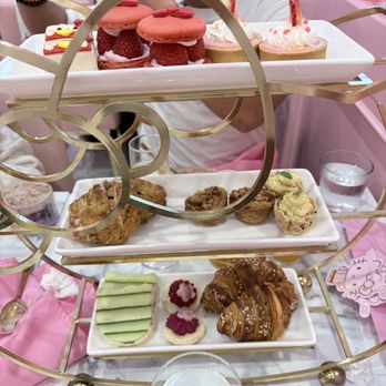 Hello Kitty Cafe - Themed Cafes Near Me - Santa Clara, California