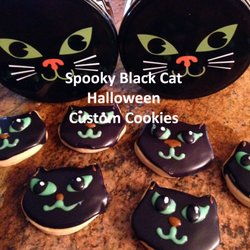 Eat Your Heart Out Edibles - Dessert
Halloween Custom Cookies