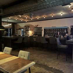 Camerata at Paulie's - Interior