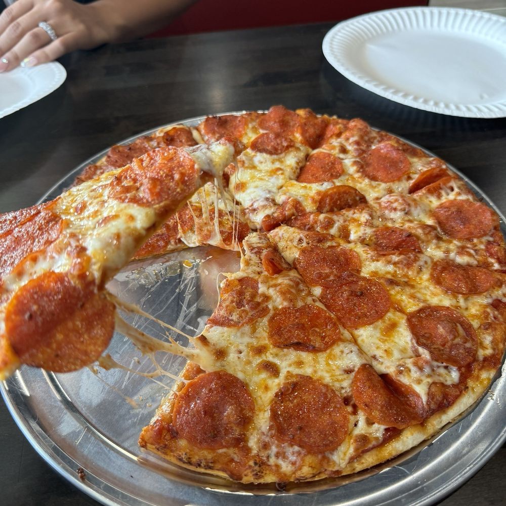 Straw Hat Pizza - Pizza - Pizza Near Me - Bakersfield, California Straw Hat Pizza - Pizza - Pizza Near Me - Bakersfield, California