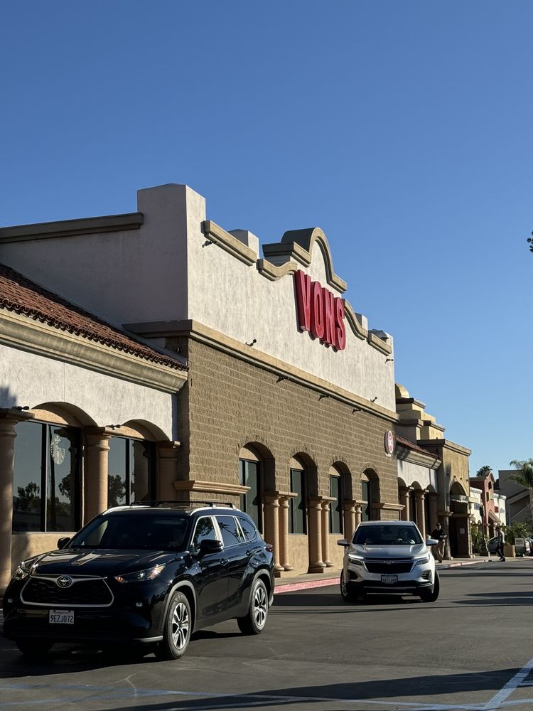 VONS Updated August 2024 30 Photos & 87 Reviews 522 N Orange St, Redlands, California