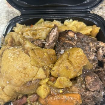 Barringtons Jamaican kitchen - Half jerk half chicken curry plate - Caribbean Near Me - Bakersfield, California