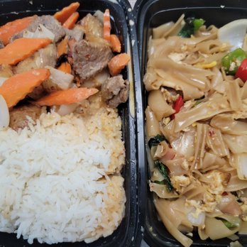 Savory Thai - Okay the pics don't make it look that great, but the flavor was amazing! Masamana and drunken noodles. - Thai Near Me - Lakeland, Florida Savory Thai - Okay the pics don't make it look that great, but the flavor was amazing! Masamana and drunken noodles. - Thai Near Me - Lakeland, Florida
