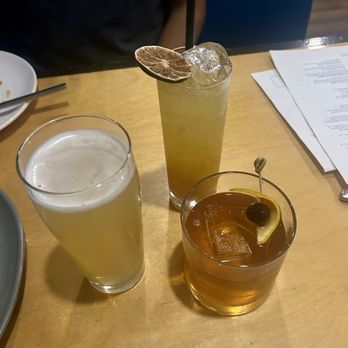 Southern Yankee Crafthouse - Left to right Citrus Shandy, Crafthouse Old Fashioned and back zero proof Peach-ginger fizz - Cocktail Bars Near Me - Houston, Texas