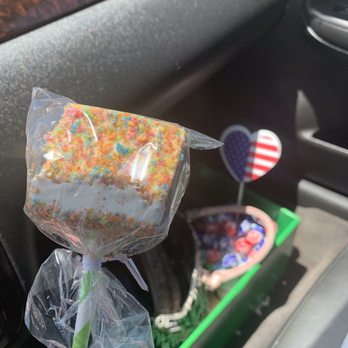 Toasted Mallow - Fruity Pebble Marshmallow - Desserts Near Me - Gilbert, Arizona