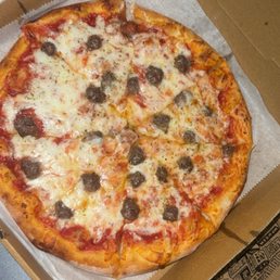 Ground beef pizza! Ground beef pizza!