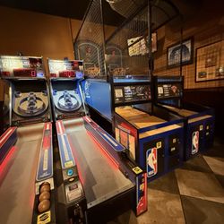 The Greene Turtle Sports Bar & Grille - Games