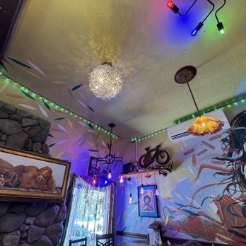 Yak's on the 5 - Burgers Near Me - Dunsmuir, California Yak's on the 5 - Burgers Near Me - Dunsmuir, California