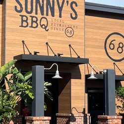 Sonny's BBQ - Outside