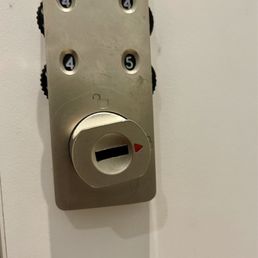 Customizable combination lock for lockers Customizable combination lock for lockers