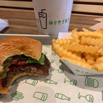 Shake Shack Third Ward - Burgers Near Me - Milwaukee, Wisconsin Shake Shack Third Ward - Burgers Near Me - Milwaukee, Wisconsin