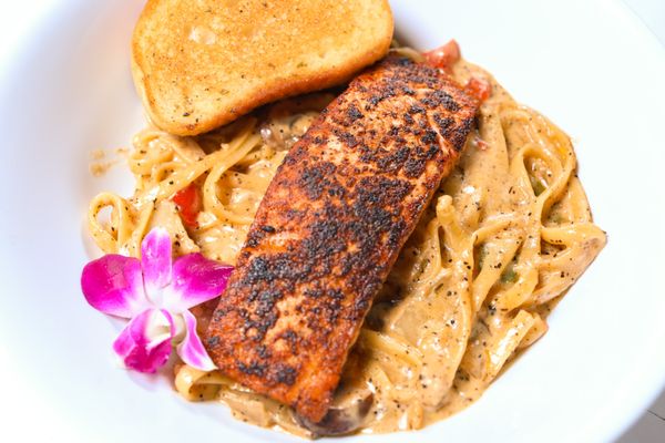 Noir Kitchen & Cocktails by null