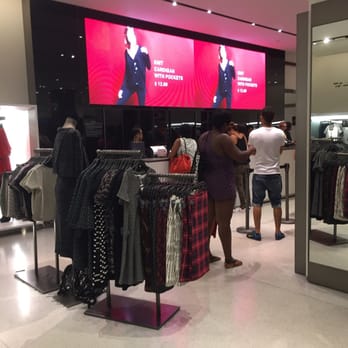 Zara - Checkout - Men's Clothing Near Me - Miami Beach, Florida Zara - Checkout - Men's Clothing Near Me - Miami Beach, Florida