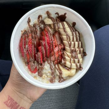 Playa Bowls - Strawberry, Banana, Coconut Flakes, and Nutella Oatmeal Bowl - Juice Bars & Smoothies Near Me - Ellicott City, Maryland